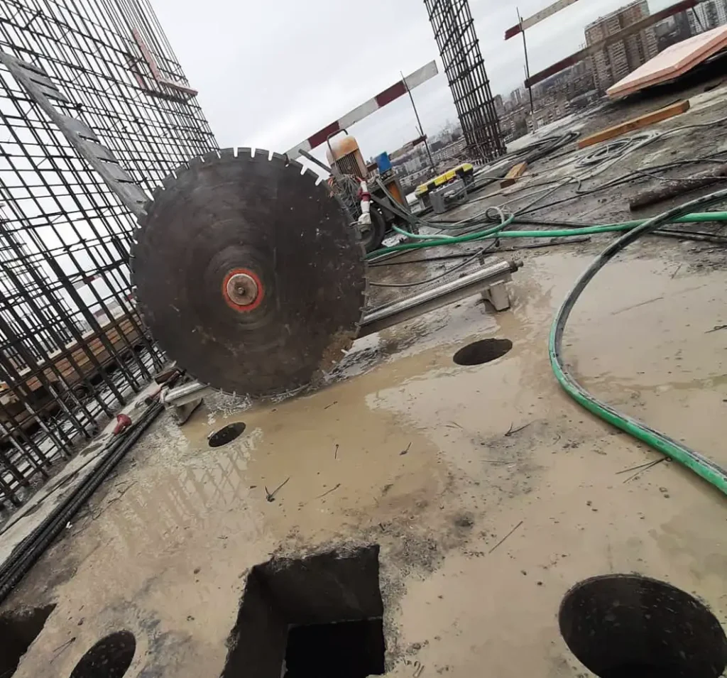 أفضل معلم قص وتخريم خرسانة بالرياض-دقةفي التنفيذ 0541064480 أفضل معلم قص وتخريم خرسانة بالرياض